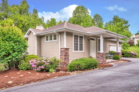 38 Green Meadow Court, Flat Rock NC